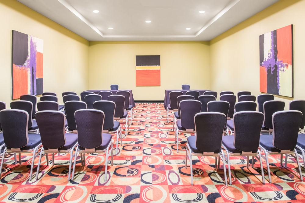 Hotel Clarion New Orleans - Airport & Conference Center 4*