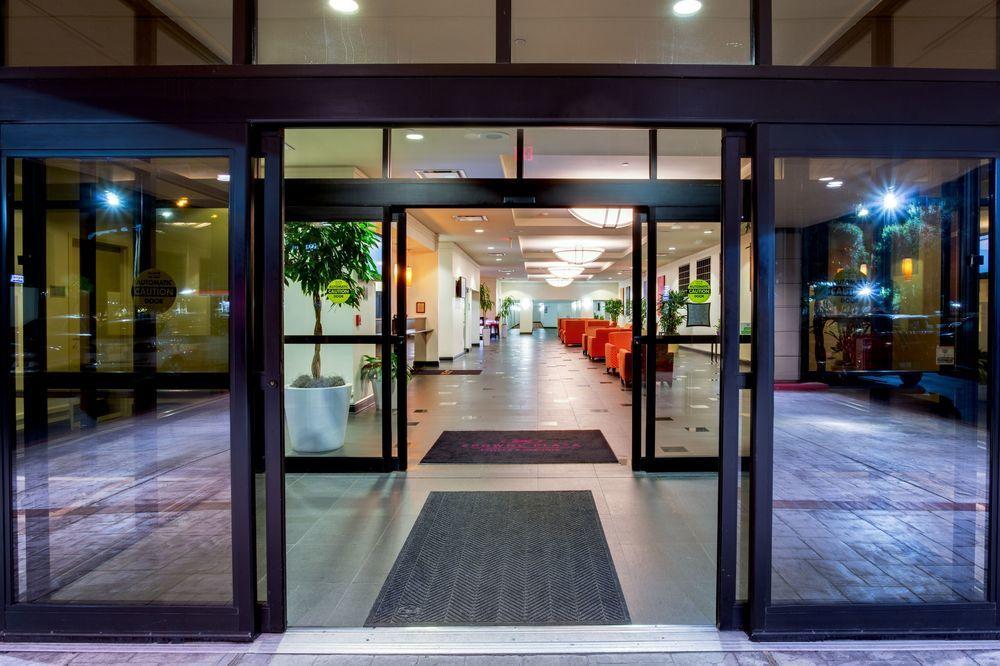 Clarion New Orleans - Airport & Conference Center 4*