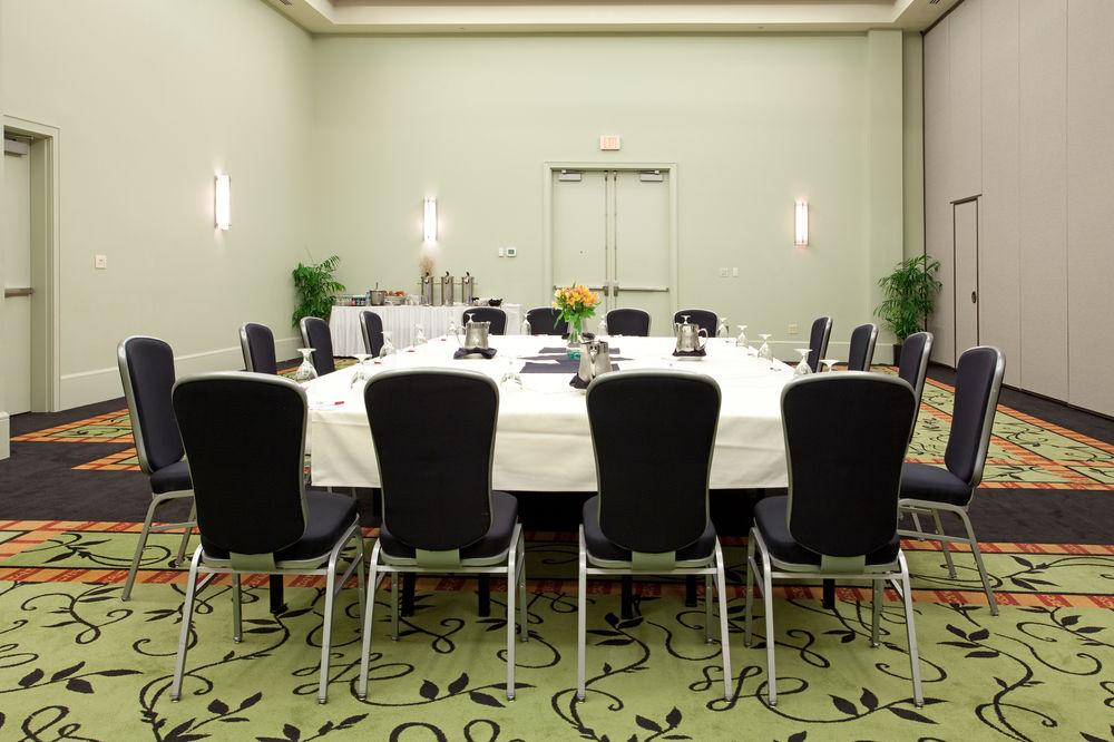 Clarion New Orleans - Airport & Conference Center 4*