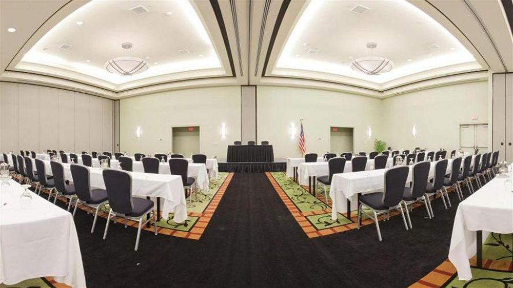 Clarion New Orleans - Airport & Conference Center Hotel