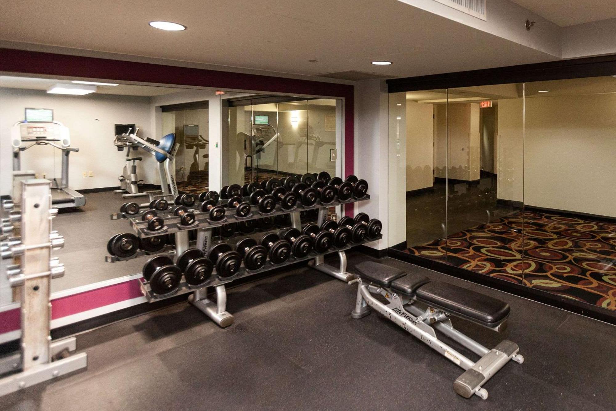 Clarion New Orleans - Airport & Conference Center 4*