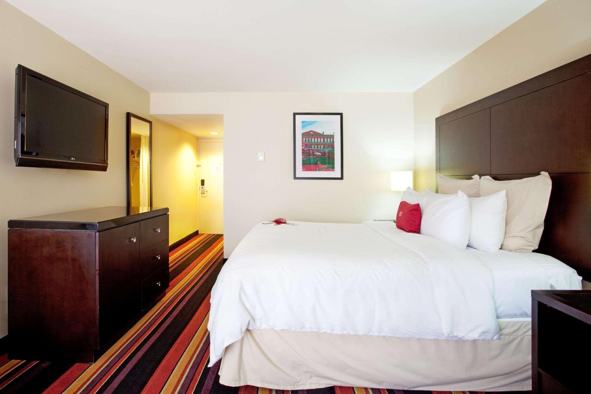 Hotel Clarion New Orleans - Airport & Conference Center 4*