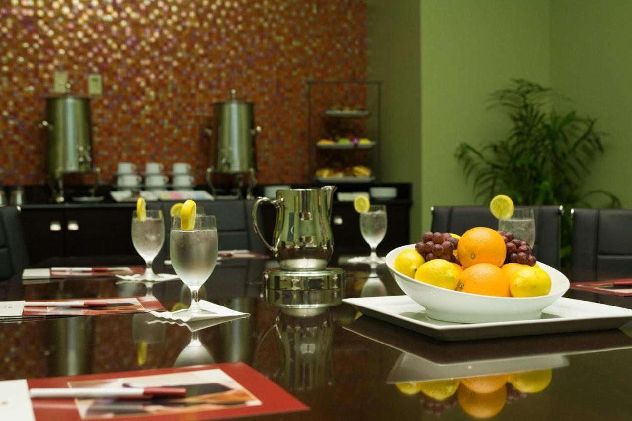 Clarion New Orleans - Airport & Conference Center Hotel Kenner
