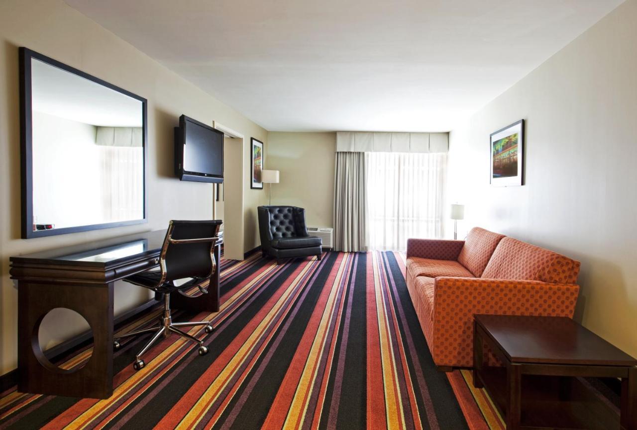Hotel Clarion New Orleans - Airport & Conference Center 4*